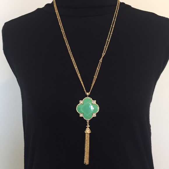 Beautiful 18” Necklace W/ Matching Dangle Earrings - Picture 6 of 8